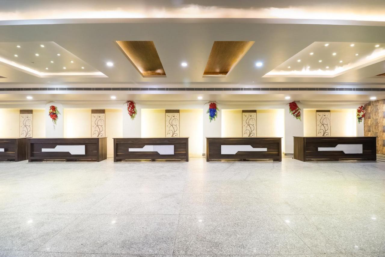 Capital O 15422 Shiva Inn Unnao Bagian luar foto
