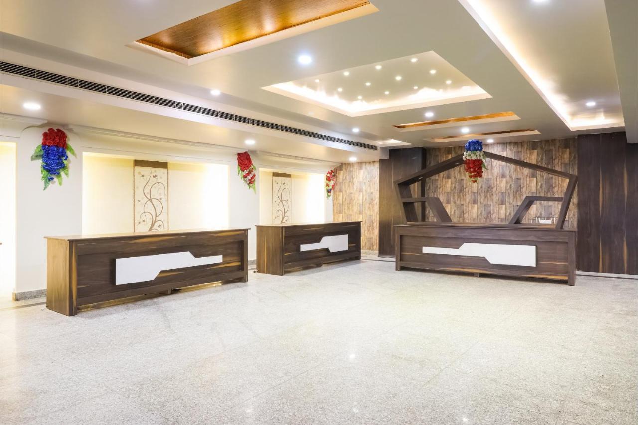 Capital O 15422 Shiva Inn Unnao Bagian luar foto
