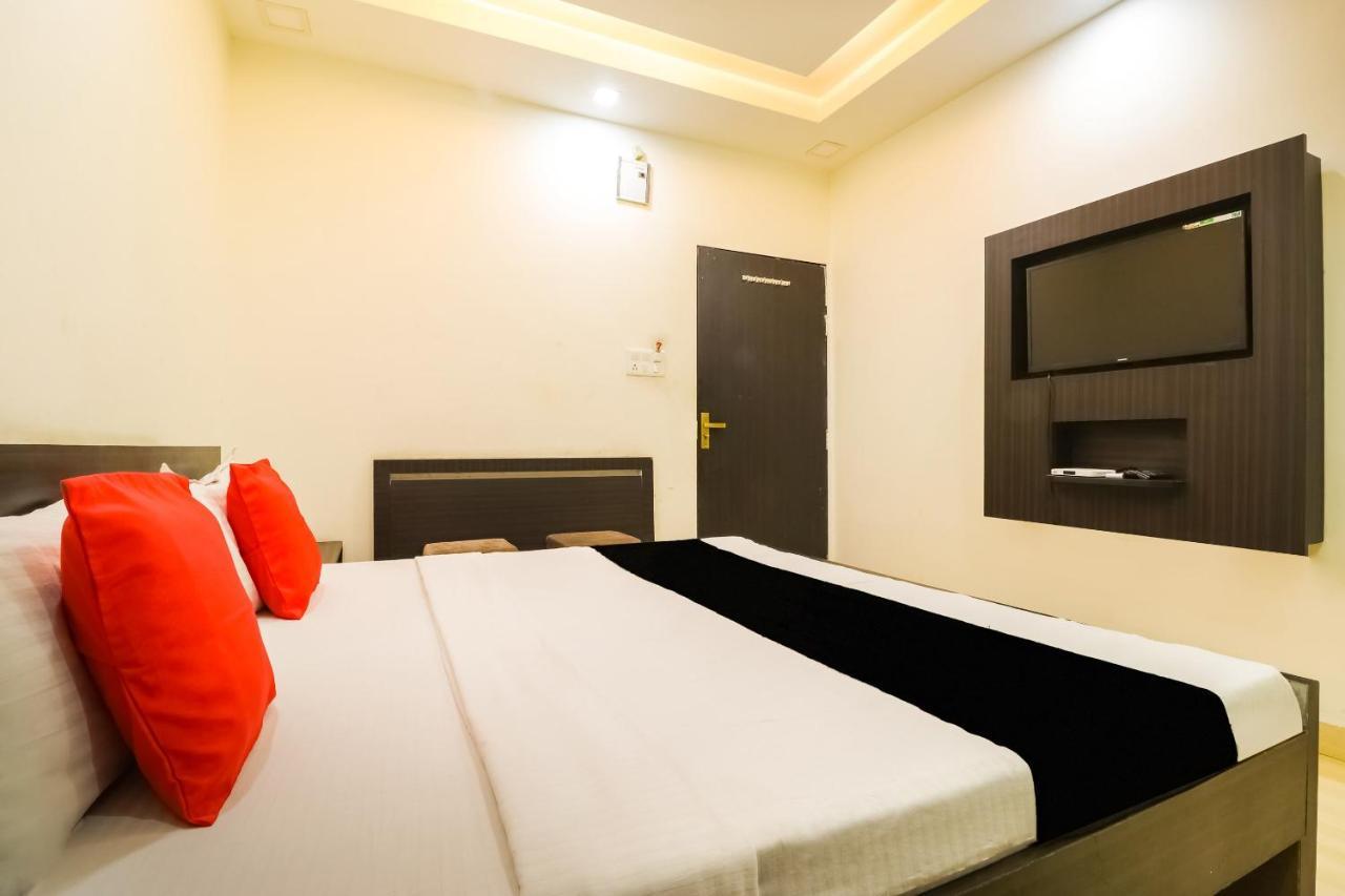 Capital O 15422 Shiva Inn Unnao Bagian luar foto