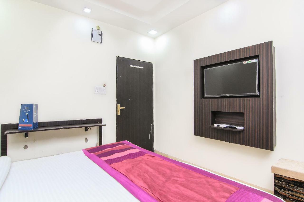 Capital O 15422 Shiva Inn Unnao Bagian luar foto