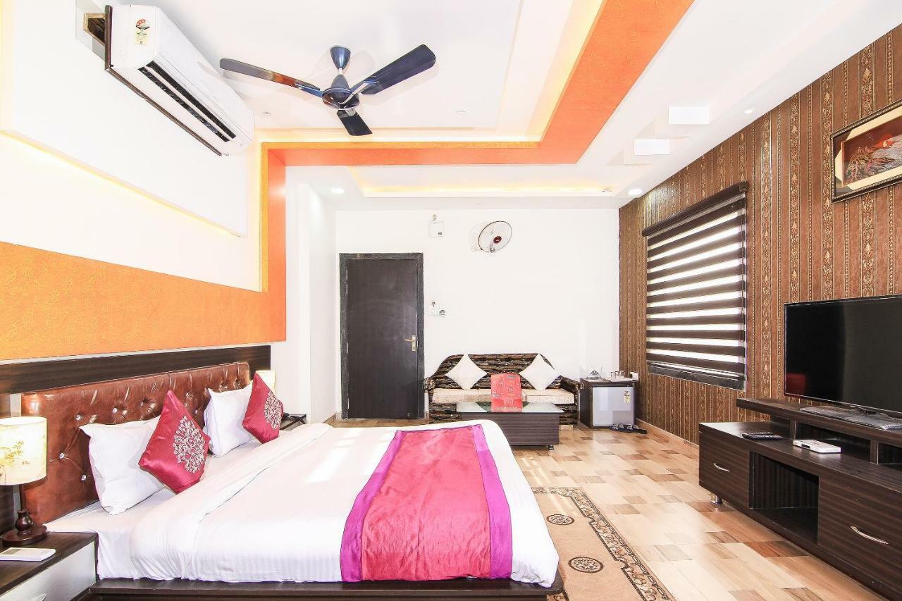 Capital O 15422 Shiva Inn Unnao Bagian luar foto