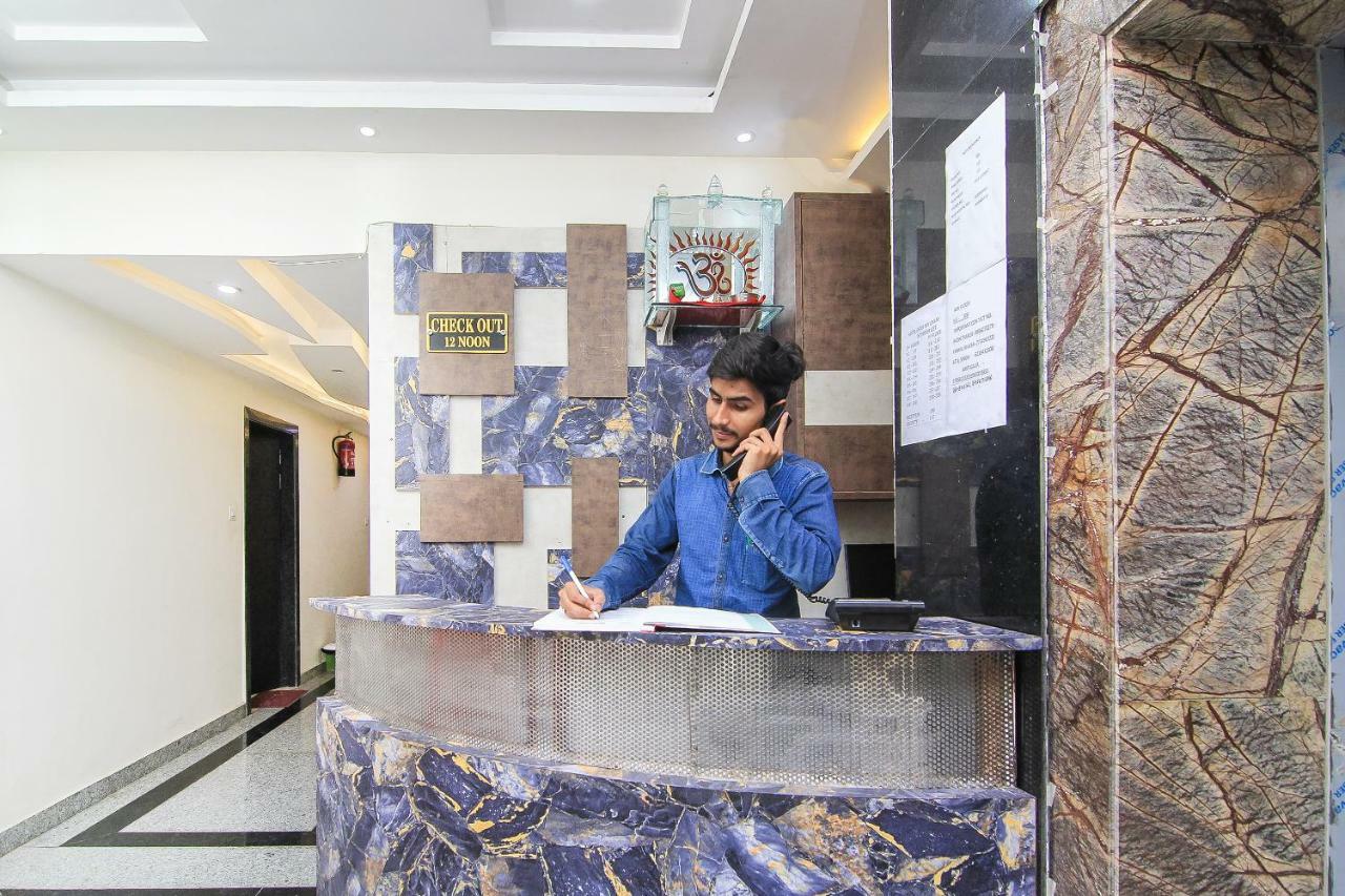 Capital O 15422 Shiva Inn Unnao Bagian luar foto