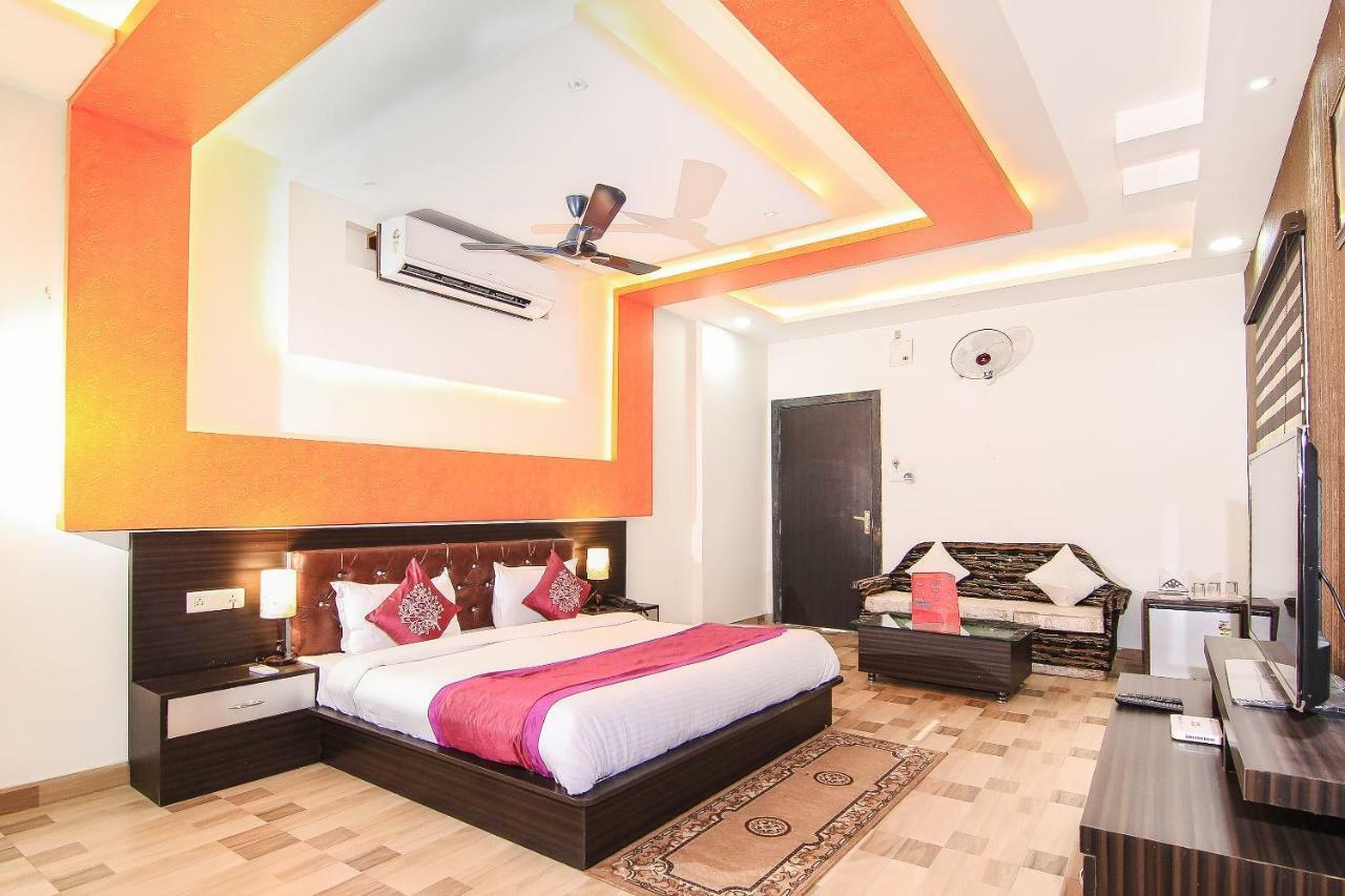 Capital O 15422 Shiva Inn Unnao Bagian luar foto