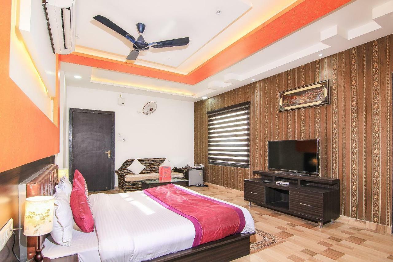Capital O 15422 Shiva Inn Unnao Bagian luar foto