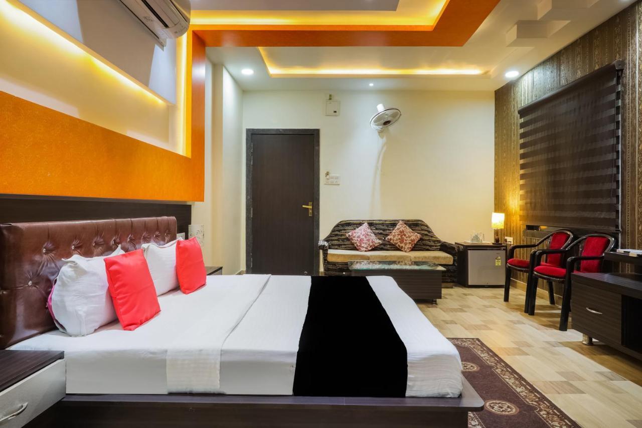 Capital O 15422 Shiva Inn Unnao Bagian luar foto